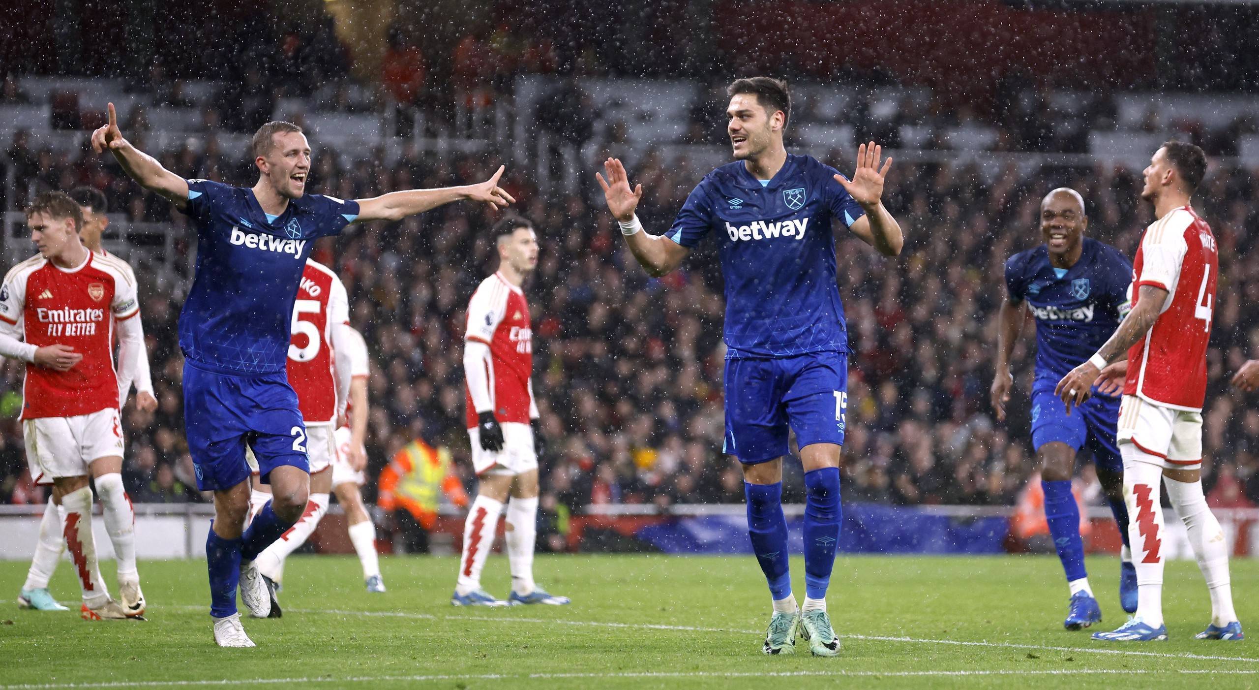 暴怒！许利民更衣室+发布会炮轰全队，范依铭生日过得战战兢兢